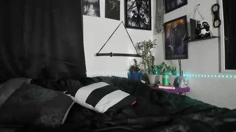 MistressLynn online show from November 28, 2025, 4:15 am