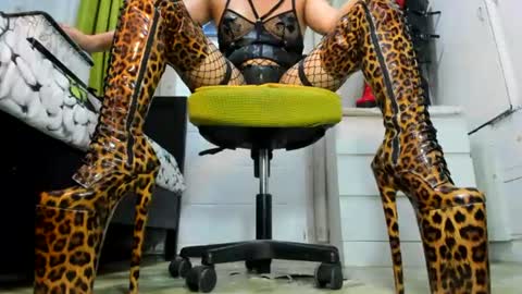 Snapshot of mistresstiffany69 chatting on August 2, 2026, 3:05 am Tiffany online show from August 2, 2026, 3:05 am