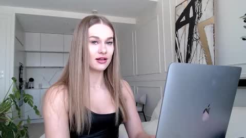 mistressuniverse online show from February 26, 2026, 9:30 am