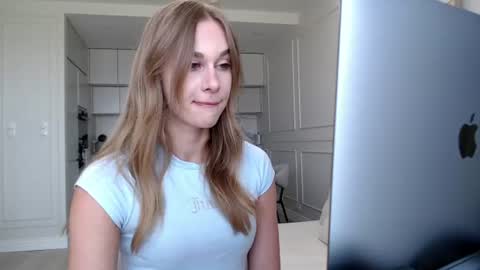mistressuniverse online show from June 23, 2026, 8:56 am