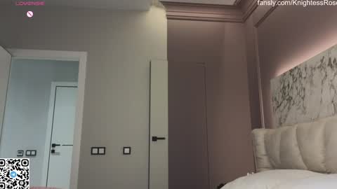 misty_roseee online show from January 24, 2025, 3:54 am