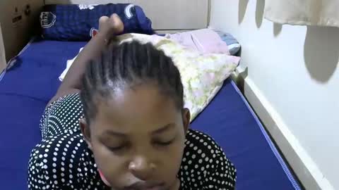 misty_shee online show from February 19, 2025, 9:14 pm