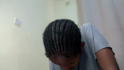 Snapshot of misty_shee chatting on June 18, 2026, 11:58 am misty_shee online show from June 18, 2026, 11:58 am