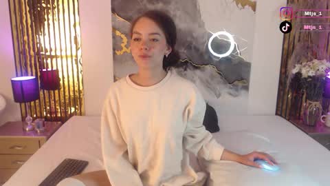 Snapshot of miticabrennet chatting on February 28, 2026, 6:36 am Mtica Brennet online show from February 28, 2026, 6:36 am