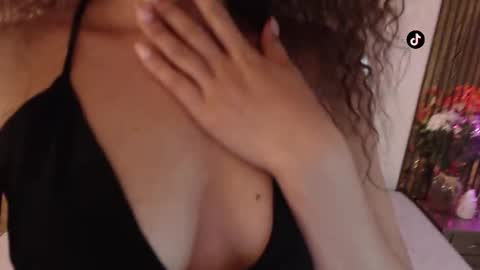 Snapshot of miticabrennet chatting on March 11, 2026, 5:02 am Mtica Brennet online show from March 11, 2026, 5:02 am