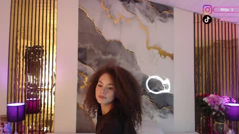 Snapshot of miticabrennet chatting on March 26, 2026, 4:18 am Mtica Brennet online show from March 26, 2026, 4:18 am