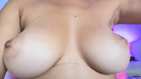 Miwa  online show from December 17, 2024, 2:22 pm