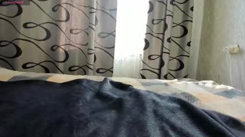 Miya online show from October 9, 2025, 2:53 am