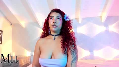 mizzhell_ online show from September 29, 2025, 12:43 pm