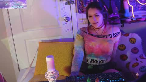 Hera  Tethra Bathtub stream  20k followers  Ask about our custom videos3 online show from January 9, 2025, 1:45 pm