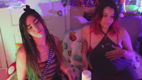 Hera  Tethra Bathtub stream  20k followers  Ask about our custom videos3 online show from January 25, 2025, 2:47 pm