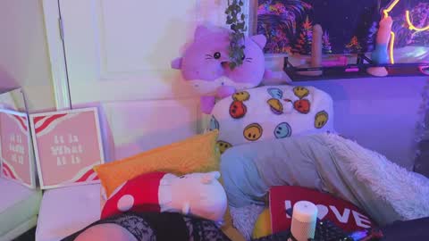 Hera  Tethra Bathtub stream  20k followers  Ask about our custom videos3 online show from January 27, 2025, 6:31 pm