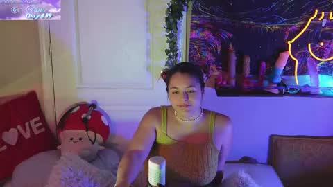 Hera  Tethra Bathtub stream  20k followers  Ask about our custom videos3 online show from February 11, 2025, 4:02 pm