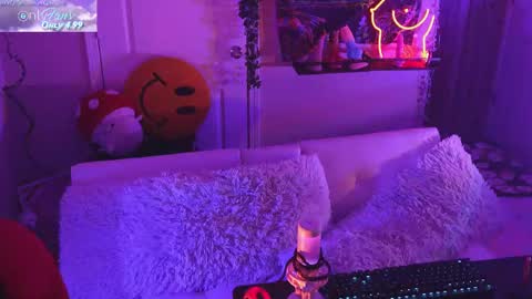 Hera  Tethra Bathtub stream  20k followers  Ask about our custom videos3 online show from February 19, 2025, 3:16 pm