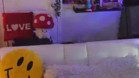 Hera  Tethra Bathtub stream  20k followers  Ask about our custom videos3 online show from February 26, 2025, 4:14 pm