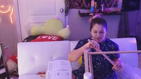 Hera  Tethra Bathtub stream  20k followers  Ask about our custom videos3 online show from February 28, 2025, 12:09 pm