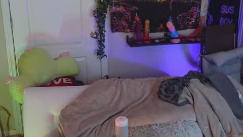 Hera  Tethra Bathtub stream  20k followers  Ask about our custom videos3 online show from March 7, 2025, 6:33 pm