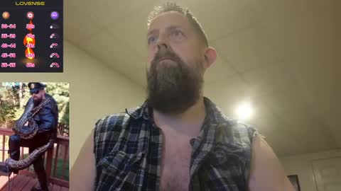 SMOKINsnakeEYEZ online show from April 16, 2026, 1:39 am