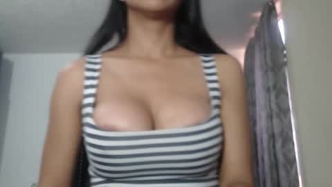 mmm_maryana1 online show from May 3, 2026, 12:22 pm