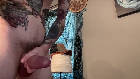 MNTuiLa online show from December 6, 2024, 6:39 pm