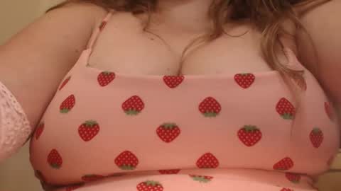 Squirtle Myrtle Warren online show from October 18, 2025, 12:39 pm