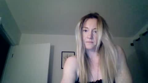 Snapshot of mockingbirds91 chatting on April 20, 2026, 2:14 am mockingbirds91 online show from April 20, 2026, 2:14 am