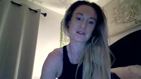 Snapshot of mockingbirds91 chatting on July 7, 2026, 4:48 am mockingbirds91 online show from July 7, 2026, 4:48 am