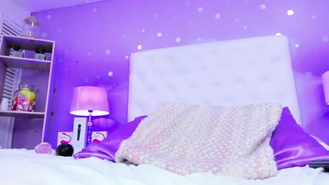 Snapshot of models_sophia chatting on December 28, 2024, 5:46 pm Sophia online show from December 28, 2024, 5:46 pm