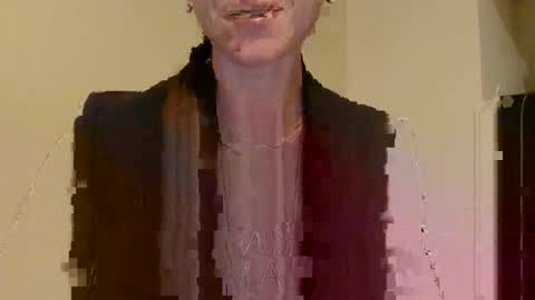 Aurora online show from November 17, 2025, 9:42 pm