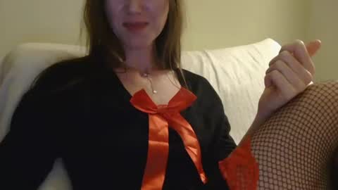 Aurora online show from December 4, 2025, 10:40 pm