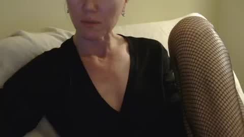 Aurora online show from December 17, 2025, 1:11 am