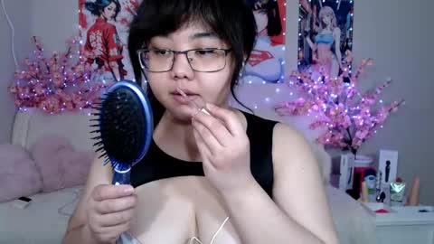 Molly online show from May 2, 2026, 4:28 am