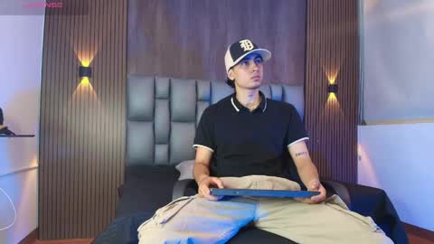mohamed_malik online show from May 7, 2026, 12:32 pm