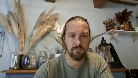 Julien online show from October 18, 2025, 8:37 am