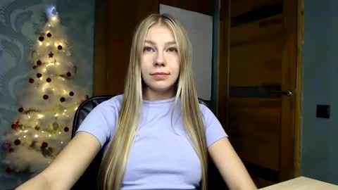 Snapshot of molli_and_tom chatting on January 17, 2025, 12:31 am Bitcoin 1P8NuZxsaNsQTx7wJJJ7Ao1mic4nvJPVLC online show from January 17, 2025, 12:31 am