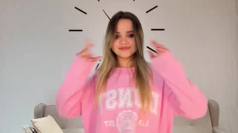 Kate online show from October 28, 2025, 6:21 pm