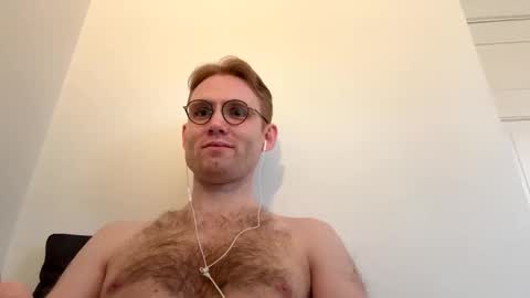 Snapshot of molliter chatting on October 25, 2025, 3:18 pm molliter online show from October 25, 2025, 3:18 pm