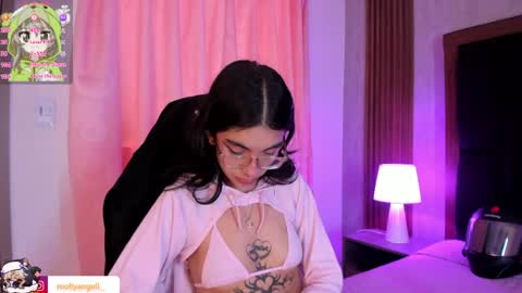 Snapshot of molly__a chatting on April 7, 2026, 4:18 pm Molly online show from April 7, 2026, 4:18 pm
