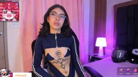 Snapshot of molly__a chatting on April 13, 2026, 3:39 pm Molly online show from April 13, 2026, 3:39 pm