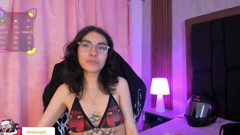 Snapshot of molly__a chatting on April 18, 2026, 7:07 pm Molly online show from April 18, 2026, 7:07 pm