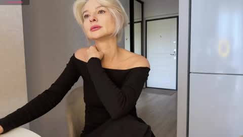 Molly online show from May 19, 2026, 7:37 am