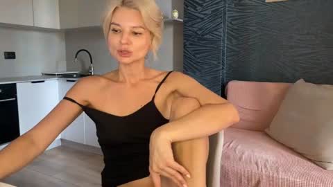 Molly online show from July 5, 2026, 8:43 am
