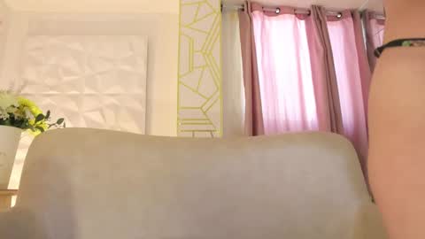   MOLLY   online show from February 28, 2025, 4:42 pm