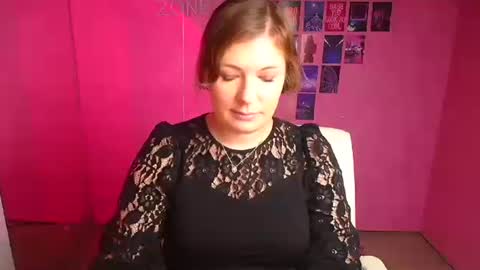 Molly online show from November 11, 2025, 12:27 pm