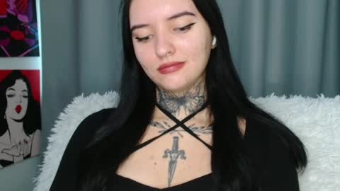 Snapshot of molly_montanaaa chatting on December 9, 2024, 9:17 am Lina online show from December 9, 2024, 9:17 am