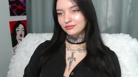 Snapshot of molly_montanaaa chatting on January 28, 2025, 9:08 am Lina online show from January 28, 2025, 9:08 am