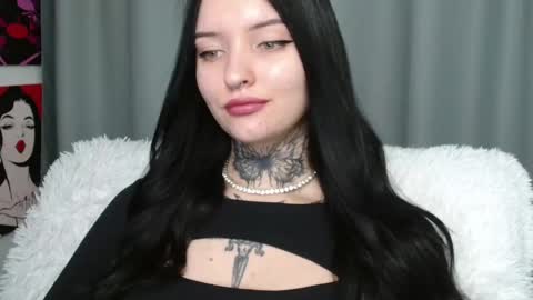 Snapshot of molly_montanaaa chatting on February 5, 2025, 3:20 pm Lina online show from February 5, 2025, 3:20 pm