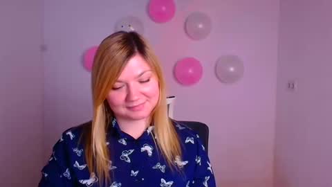 Molly online show from February 17, 2025, 3:42 pm