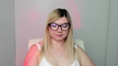 Molly online show from September 14, 2025, 11:42 am