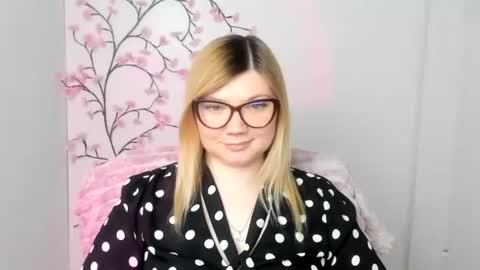 Molly online show from March 25, 2026, 1:50 pm